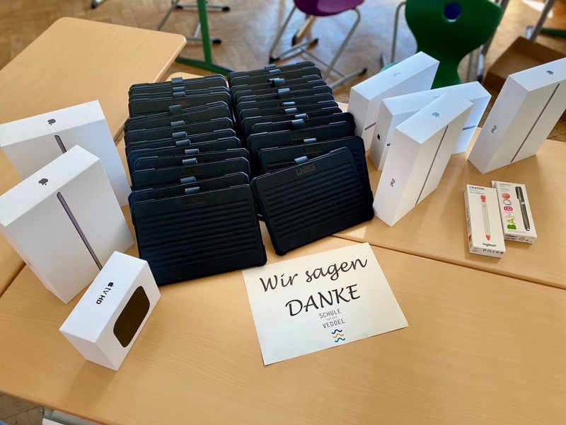 Soziales Semesterprojekt "Digitales Lernen" HSBA Soziales Semesterprojekt: Digitales Lernen auf der Veddel