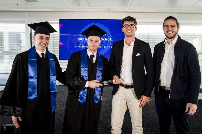 Übergabe Staffelstab Studierendensprecher Bachelor 