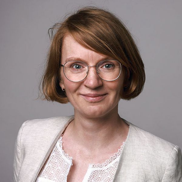 Portrait Elena Rollmann