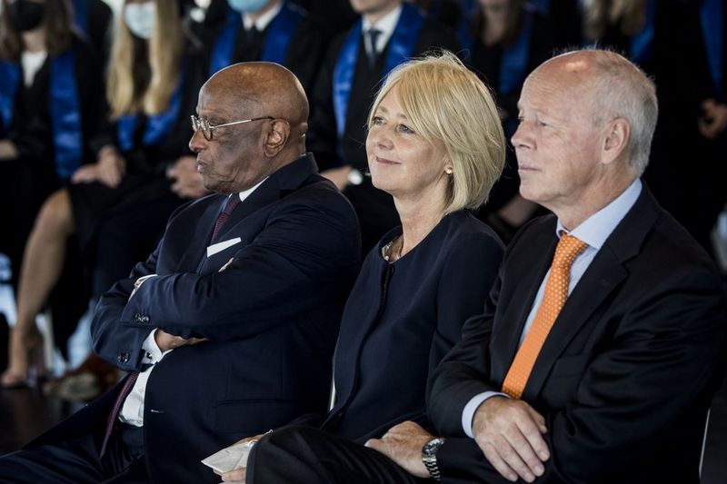 Prof. Dr. Insa Sjurts 