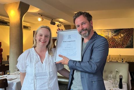 Übergabe Urkunde an Hans Jaich 