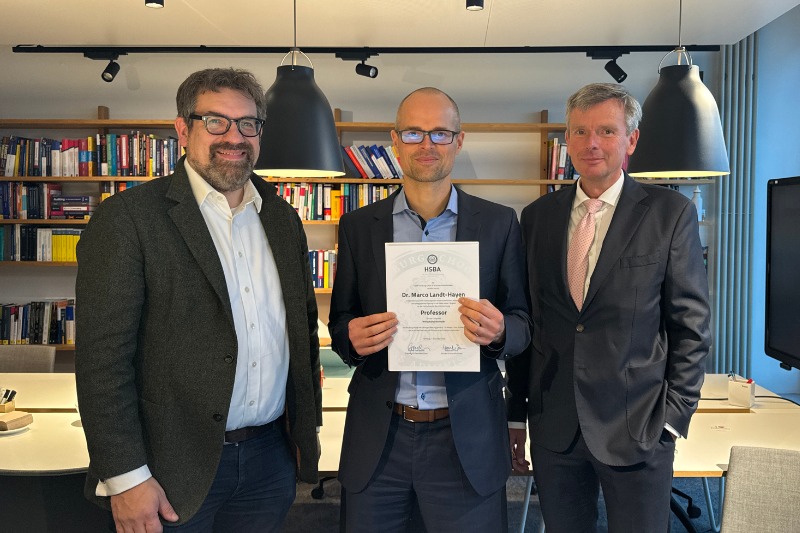 Übergabe der Berufungs-Urkunde 